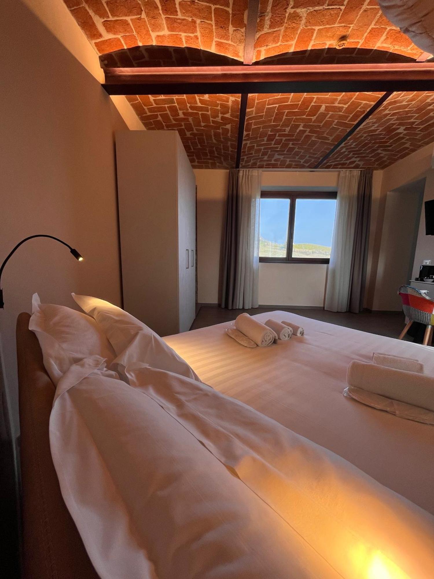 Le Cornici - Cascina Di Charme Hotell Diano dʼAlba Exteriör bild
